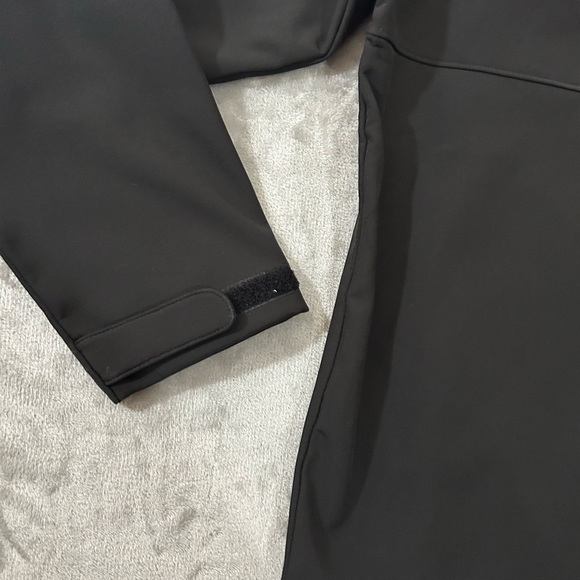 Adidas softshell full zip golf jacket - Picture 11 of 12